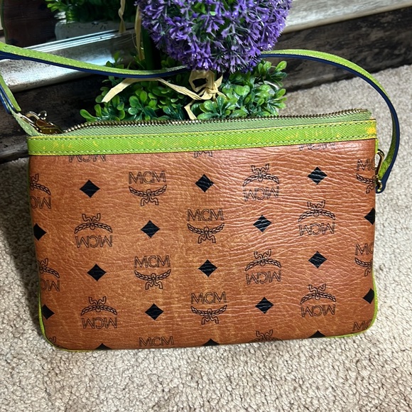 MCM visetos palm tree Tv $400 - Picture 3 of 5